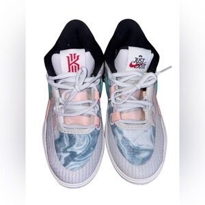 Nike Kids' 4Y Women 6 White, Pink, and Blue Kyrie Sneakers